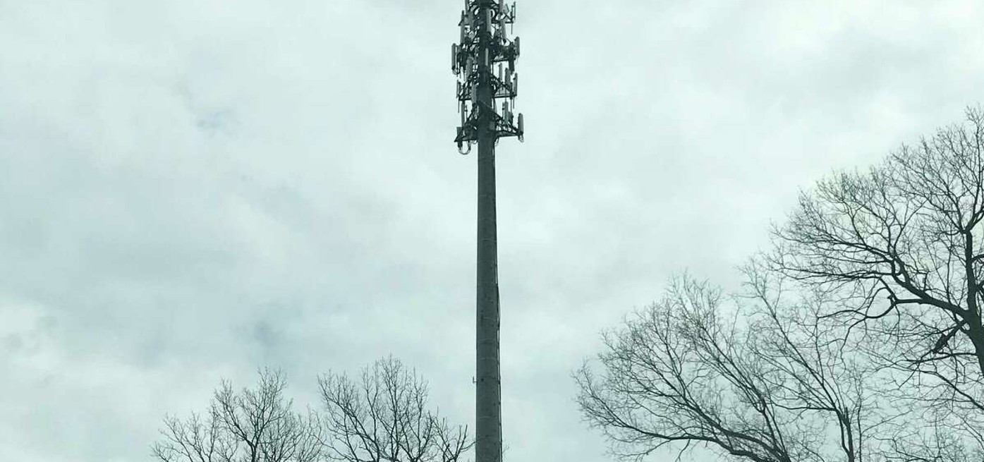 Testing the Shielding Effectiveness of Portable Interference Devices Using Multiple Mobile Phones