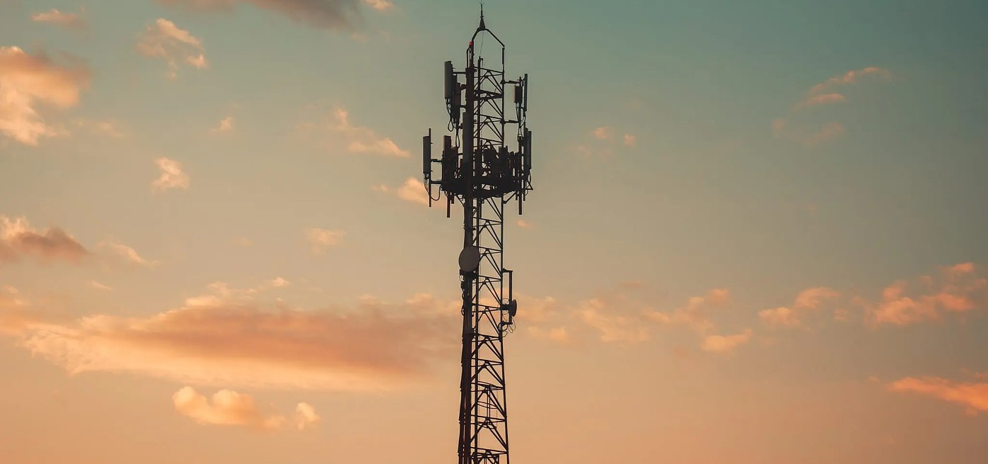 The Role of Ground Control in Unmanned Aerial Vehicle (UAV) Operations